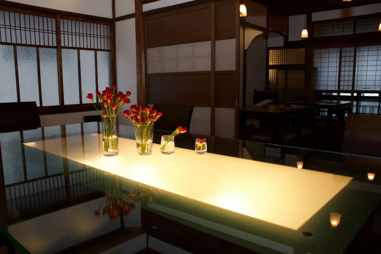 Intimate Dining
